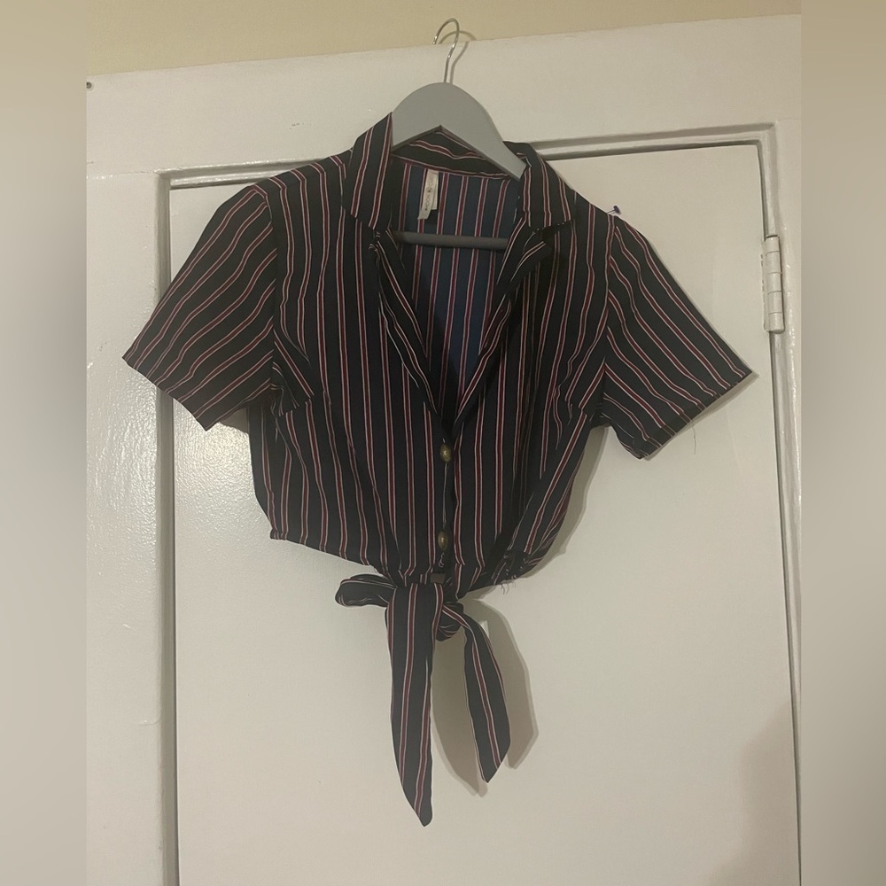 Moon Orchid Navy blue and‎ red striped tie up crop top size Small